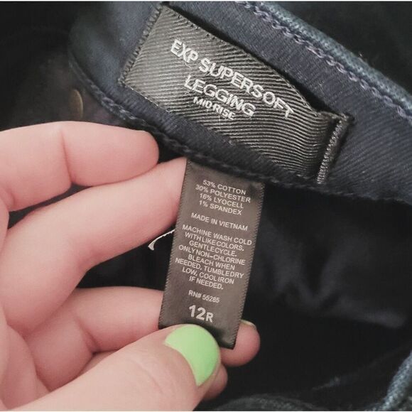 Express Super Soft Mid Rise Legging Jeans in Dark Wash Size 12 - Picture 3 of 6